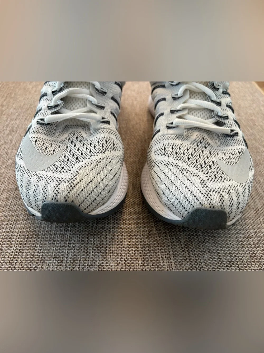 Nike Air Zoom Elite 8 Women's Running Shoes White Gray Black Sneakers Size 8‎